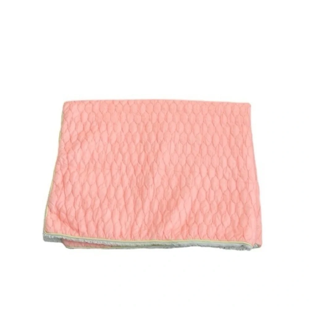 Lululemon Ivivva Pottery Barn‎ Teen Pink Quilted Puff Throw Blanket 50 x 60
